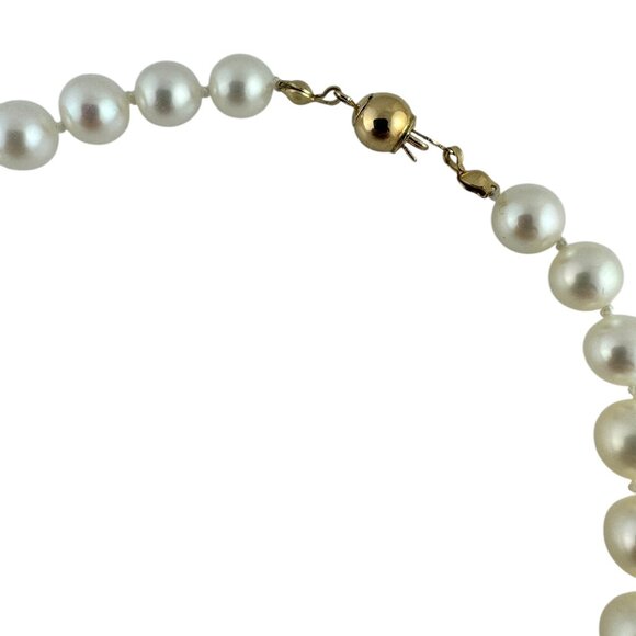 Akoya Cultured Pearl Necklace with 14K Yellow Gold Closure #19461 - Picture 5 of 12